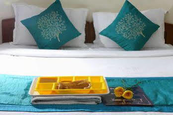 Capital O 10546 Parkway Inn Chennai Exteriör bild